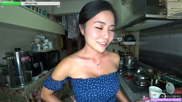 Kiaraakitty slaps the shit outta her camera when someone gives her soup a low rating