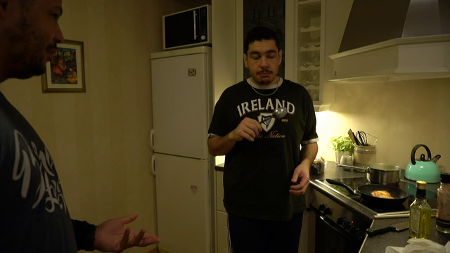 Norwegian couple fight over cat food!