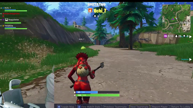 Streamer's desk collapses mid-stream