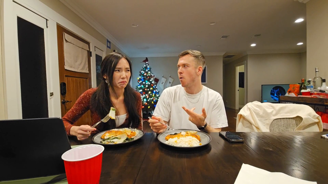 jakenbakeLIVE - Jake cooks for Water