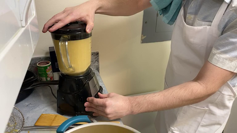 Streamer has catastrophic kitchen fail trying to make Potato Leek Soup