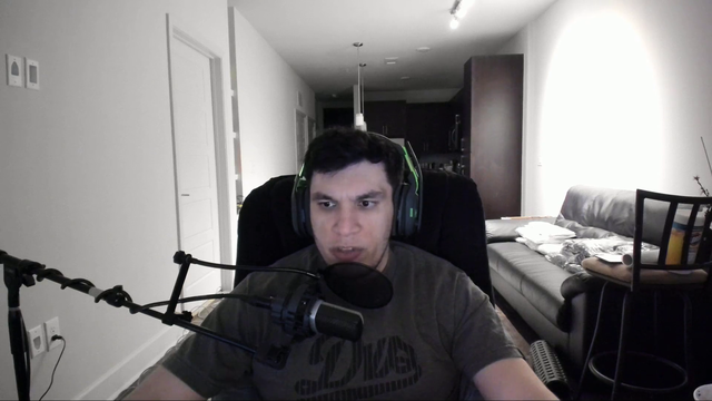 Trainwrecks talks about female leeches at Twitchcon.