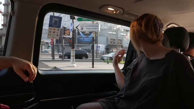 Esfand plays a song in an uber