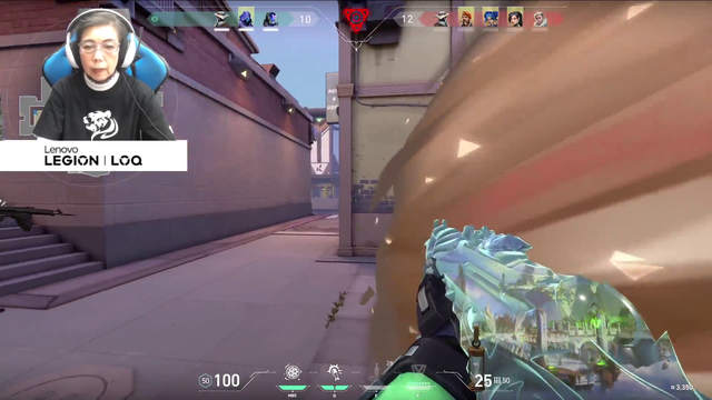old lady tries to clutch