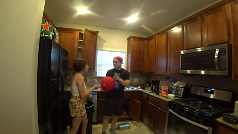 Mizkif dunks on maya