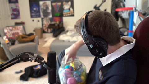 Soda defends the Xmas gift he got from his mute