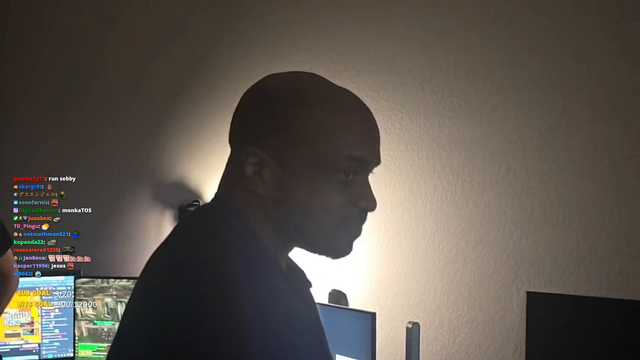 Lacari spots a 2d girl