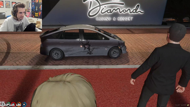xQc moves his car
