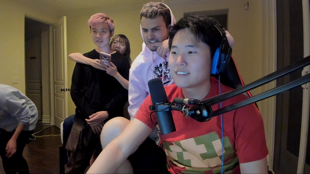 Toast shows offlinetv what a hemorrhoid looks like