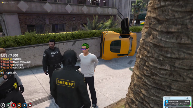 Guy gets caught stream sniping XQC by police
