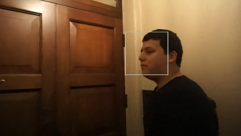 Ice gets into a sorority house by telling them a streamsniper is autistic