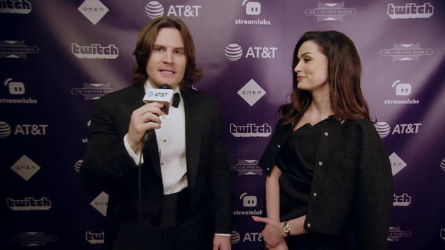 Nora has a message for Nick from the Streamer Awards Red Carpet