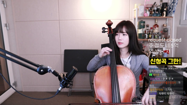 Star Wars - The Imperial March - cover on 2 cellos by Yodelay (no loopstation)