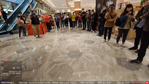 Army of People waiting for Jinnytty lol
