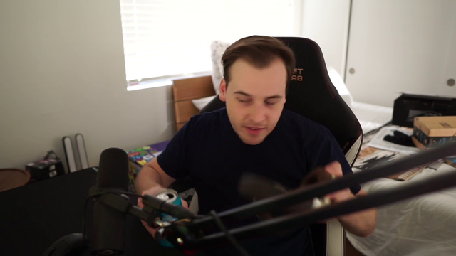 AverageJoe gives a heartwarming thank you to Huskerrs after winning a $210k warzone tournament