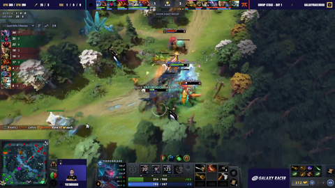 Dota2 caster loses his mind during crazy early game battle