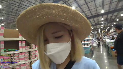 Hachu lets chat know her bitrate is fine
