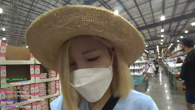 Hachu lets chat know her bitrate is fine
