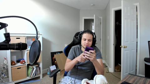 Erobb apologises to his daughter
