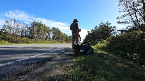 Old lady questions Sincio's HitchHiking stream, clearly trying to snark him, then he instantly gets a ride