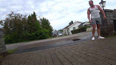Knut running away from Norway mafia