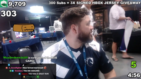 Hungrybox and Mang0 have a moment.