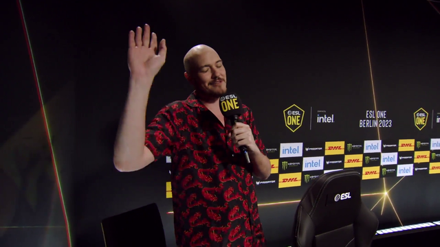 Dota 2 talent smells a player's seat