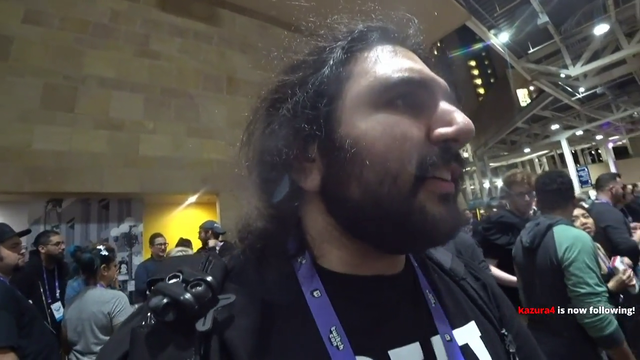 Esfand tries to order a drink at Twitch Con