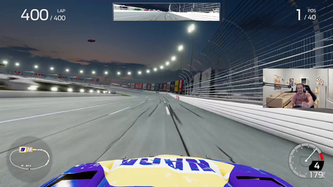 Erobb gets first place on 400 lap Nascar Race