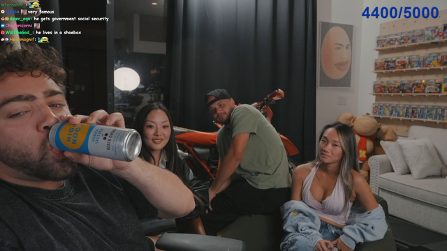 Mizkif friend Jenny ask if Erobb221 and Angelaoreo are you guys dating.