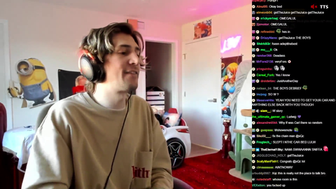 xQc puts a hole in Ludwig's wall (sleep paralysis)