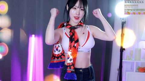 Twitch is uniting all men to root for the South Korean team FeelsStrongMan