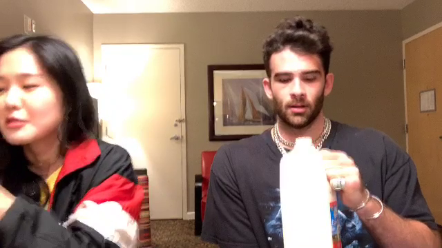 HasanAbi and 49daph die to the worlds spiciest chip