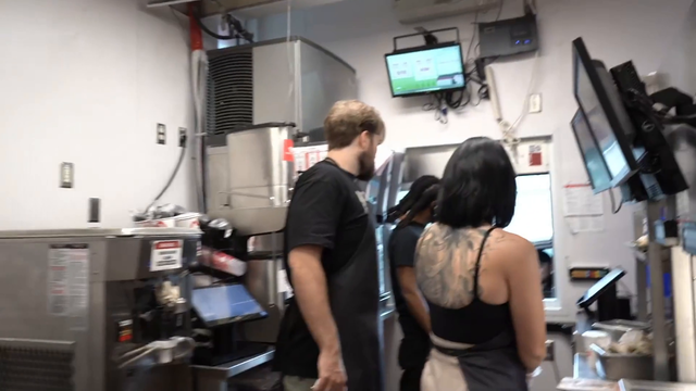 Streamer tries working a 9-5 job at Arbys