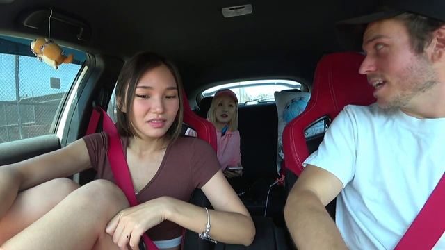 Jakenbakelive plans RV trip with 3 waifus