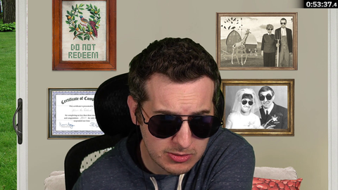 Kitboga forgets he had a fun picture of himself on the webcam. Loses the scammer.