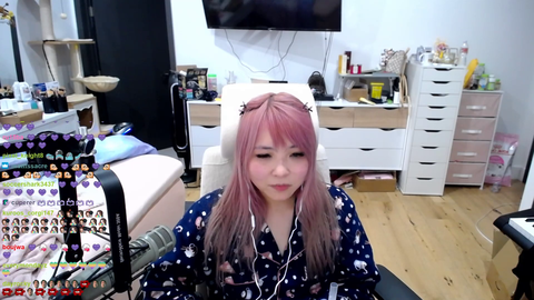 Poki tried helping Yvonne become a content creator