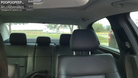 Streamer leave his girl friend alone with chat