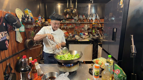 Kick streamer Suspendas leaves his cigarette lighter a little too close to his cooking station