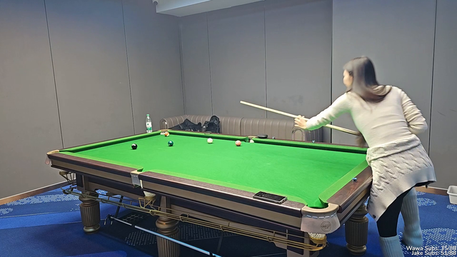 How pros move around a pool table