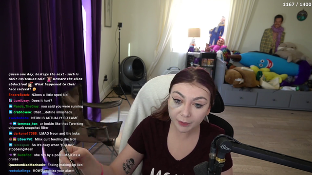 JustaMinx goes off on viewer for being poor