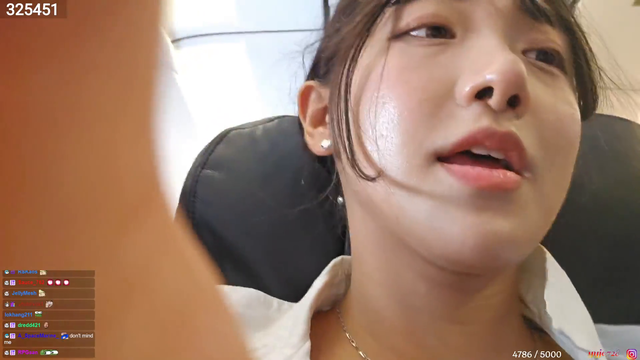 Jinny shows off her travel drip