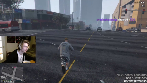 XQC plays GTA Online for the first time.