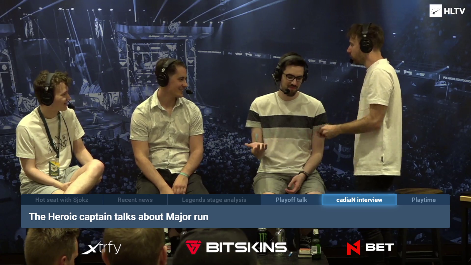 Some banter between analysts and a pro player