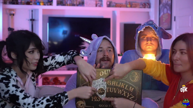 Rich explains Emiru and Alinity how to summon a spirit