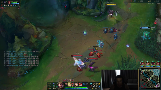 Tyler1 Crashes to Secure the Kill on Soraka