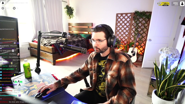 cyr does a freestyle about your mom
