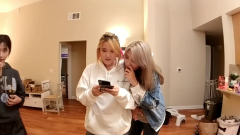 3 Korean streamers learn a new English phrase