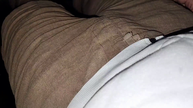 Aussie Streamer Fighting White Tail Spider Live