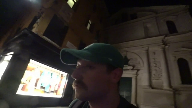A Wild Cyr Attacks in the Alleys of Venice